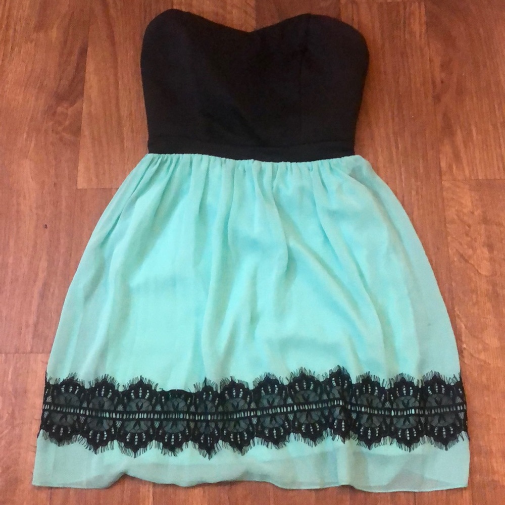 Strapless dress